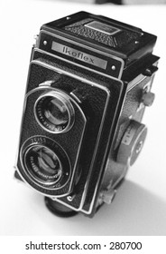 Antiquarian camera Ikoflex