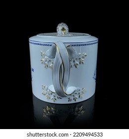 Antique British Blue Porcelain Tea Set With Ship Motifs.
Antique Teapot With Ship Pattern Service Close Up