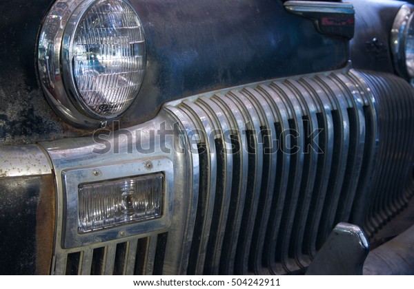 Antique Car\
Grill