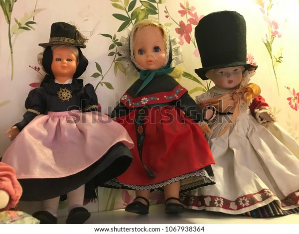 antique doll shops near me