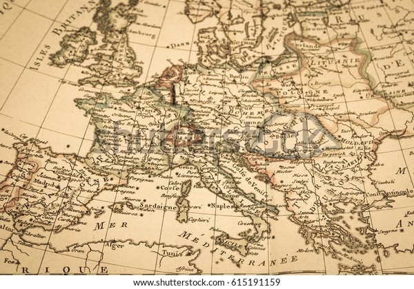 ヨーロッパの古い地図 の写真素材 今すぐ編集 615191159