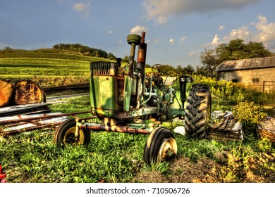 Antique Tractor Field Stock Photo 710506726 | Shutterstock