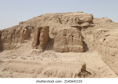 Antiquities Of Uruk In Iraqi City Of Muthanna Old Building 7000 Years Ago With Blue Sky