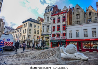 Antwerp, Belgium - July 12, 2019: Nello and Patrasche, characters of a famous novel 'A dog of Flanders', in Antwerp, Belgium