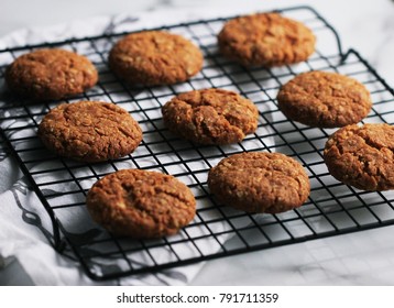 Anzac biscuits with oats