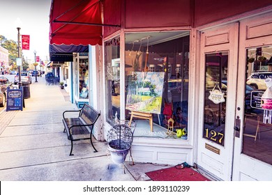 Apex, North Carolina USA-01 13 2021: A Small Art Gallery In Downtown Apex.