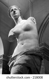 Aphrodite Of Melos (venus De Milo)statue In Louvre, Paris