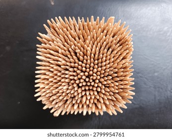 Appearance of toothpicks in the serving box