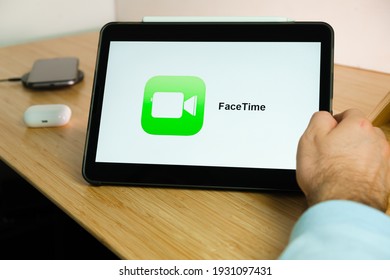 Apple Facetime Logo On The Screen Of IPad Tablet. March 2021, San Francisco, USA