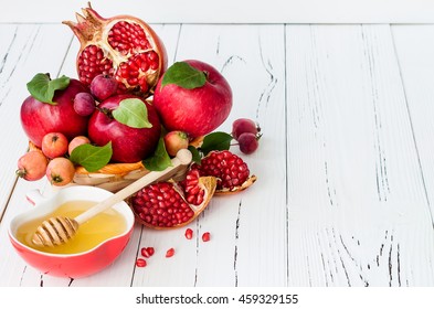 Apple And Honey, Traditional Food Of Jewish New Year - Rosh Hashana. Copy Space Background