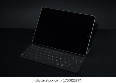 Apple IPad Pro 10.5 With Smart Keyboard 