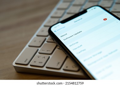 Apple IPhone Software Update Settings Page Open On A Smartphone Screen Top Of Keyboard. Available New Update Apple IOS Firmware To Get In The Web.
10.16.2019 Kyiv, Ukraine