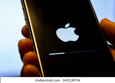  Apple IPhone Updated The Software To IOS  Bangkok, Thailand 15 June 2019