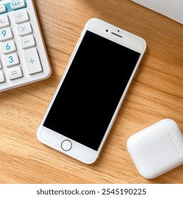 Apple iPhone7 Mockup on Table
