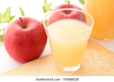 apple juice that comes in glass