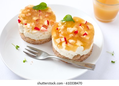 Apple Mini Cheesecake Bites