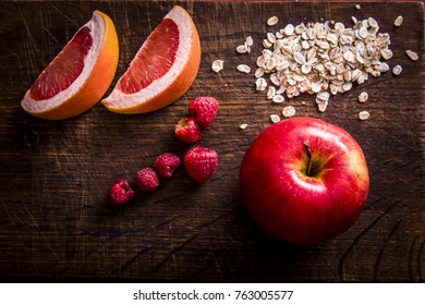 Apple raspberry persimmon and oatmeal