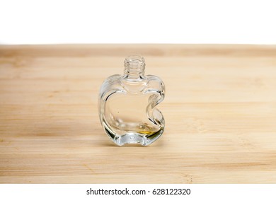 apple shape perfume bottle