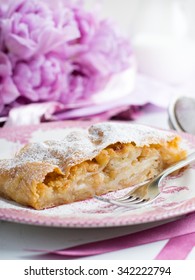 Apple strudel
