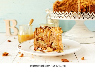 Apple Toffee Cake With Crumble