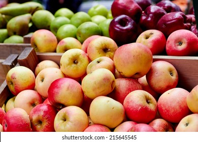 Apples at the farmers market