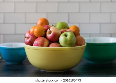 26 Kitchen fruit backsplash yellow Images, Stock Photos & Vectors ...