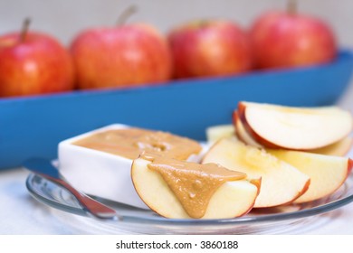 Apples And Slices With Peanut Butter