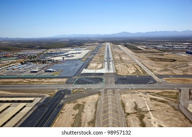Approach to Tucson International Airport