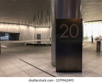 429 Hotel drop off Images, Stock Photos & Vectors | Shutterstock