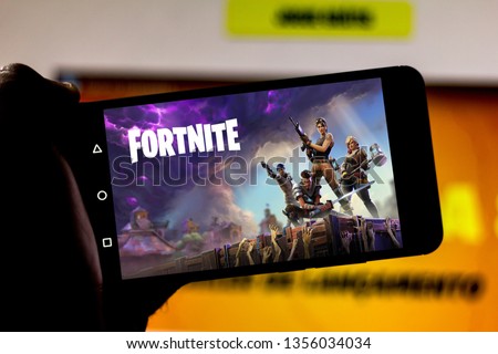play fortnite on the screen of the mobile device - how to play fortnite on mobile phone