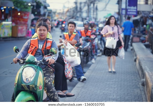 April, 2019 : Hired motorbike many much\
waiting passenger at\
Bangkok,Thailand