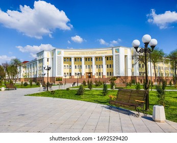 April 2020, Uzbekistan, Tashkent. Monument Alisher Navoi Against The Background Of The Pedagogical University. Soviet Uzbek Architecture