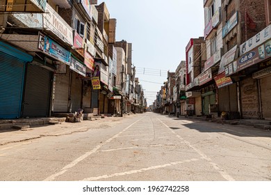 April 2021 Delhi,india
Empty Roads And Closed Shops In India During Lock Down To Fight The Spread Of The COVID-19 Coronavirus.