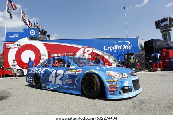 April 28,
2017 - Richmond, Virginia, USA: Kyle Larson (42) takes to the track
to practice for the Toyota Owners 400 at Richmond International
Speedway in Richmond,
Virginia.