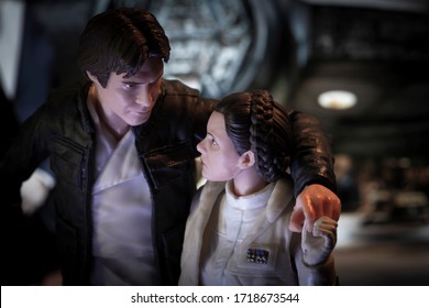 APRIL 29 2020: Scene From Star Wars With Han Solo And Princess Leia Organa Sharing A Romantic Moment - Hasbro Action Figures