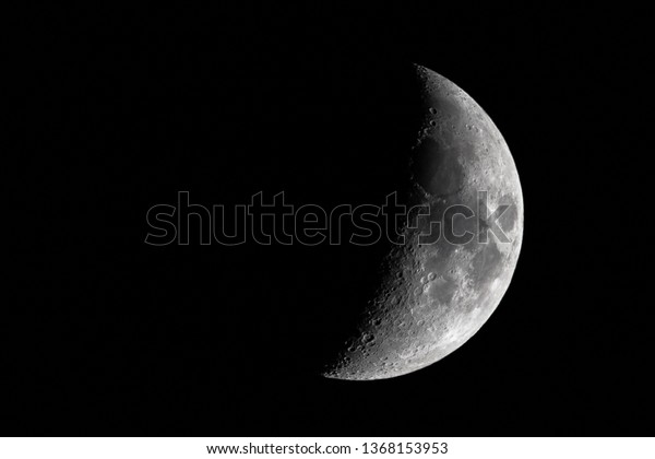 April night sky\
moon