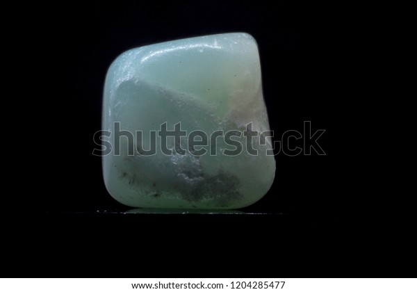 aquamarine gem\
stone