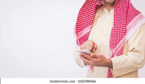 3,445 Saudi Man With Mobile Images, Stock Photos & Vectors | Shutterstock