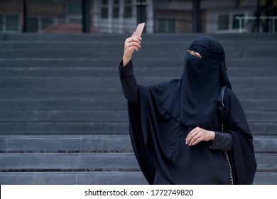 Niqab Images Stock Photos Vectors Shutterstock