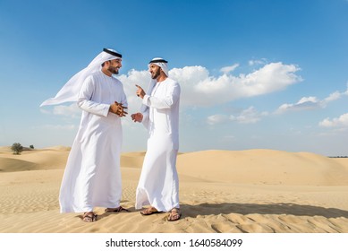 Arabian Men Witk Kandora Walking Desert Stock Photo 1640584099 ...