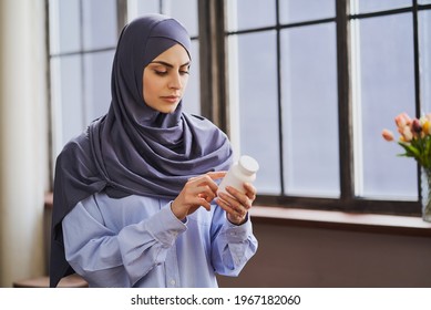 150,912 Muslim Lady Images, Stock Photos & Vectors 