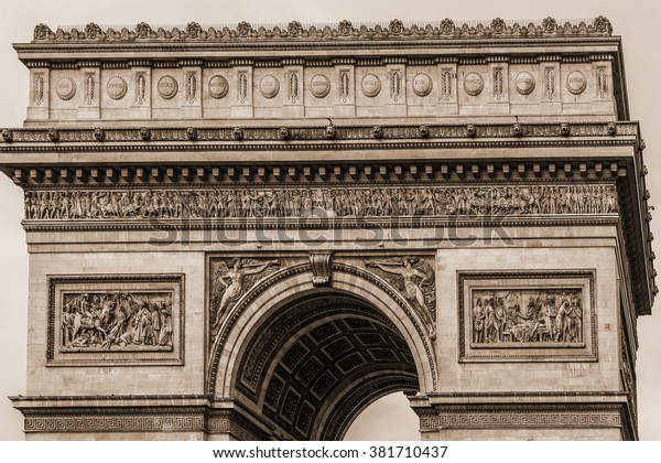 arc de triomphe close up