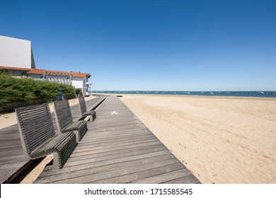 Arcachon (France), Walking Path And Bike Path Et Seaside