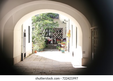  arch