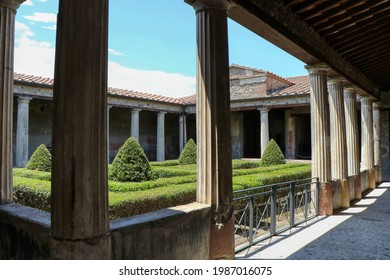 2,206 Porticos de jardim Images, Stock Photos & Vectors | Shutterstock