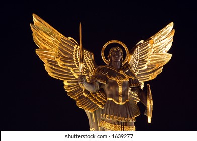 Archangel Michael, Maydan nezalejnosti, Kiev, Ukraine