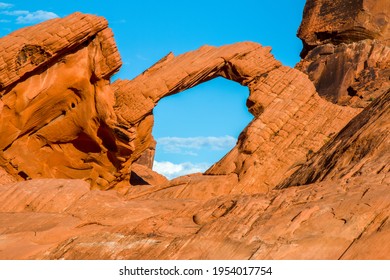 Arched Red Rock at Valley of Fire State Park