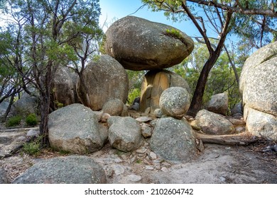 The Arches Granite Rock Formation In Girraween National Park