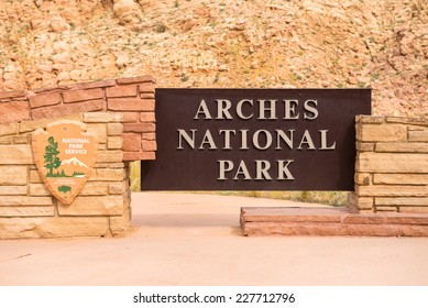 Arches National Park Entrance Sign, Utah, USA