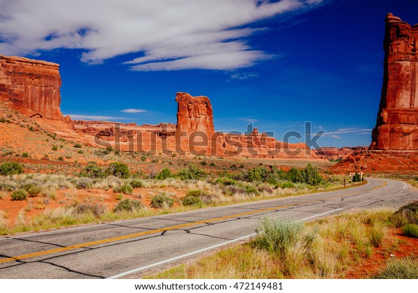 Arches\
National Park is a US National Park in eastern Utah, known for\
containing over 2,000 natural sandstone\
arches.